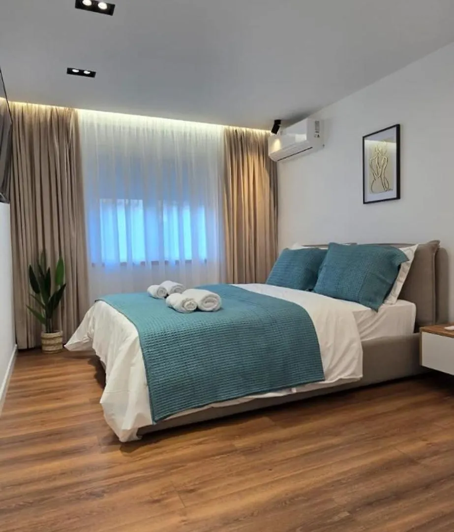 アパート El-Xho 2 Apartament ティラナ